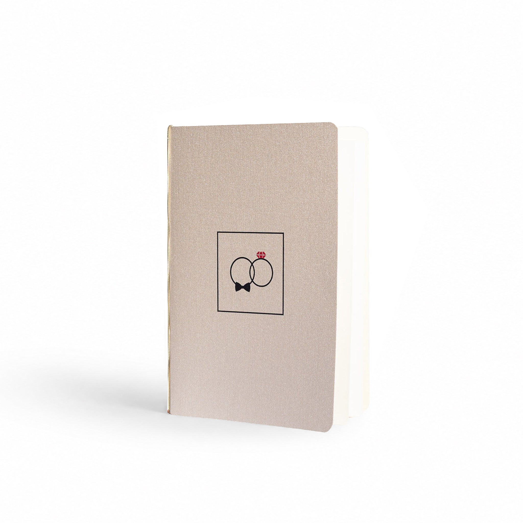 Speisekarte aus Buchleinen in der Farbe beige im Format A5 mit schwarzem UV-Druck auf der Vorderseite