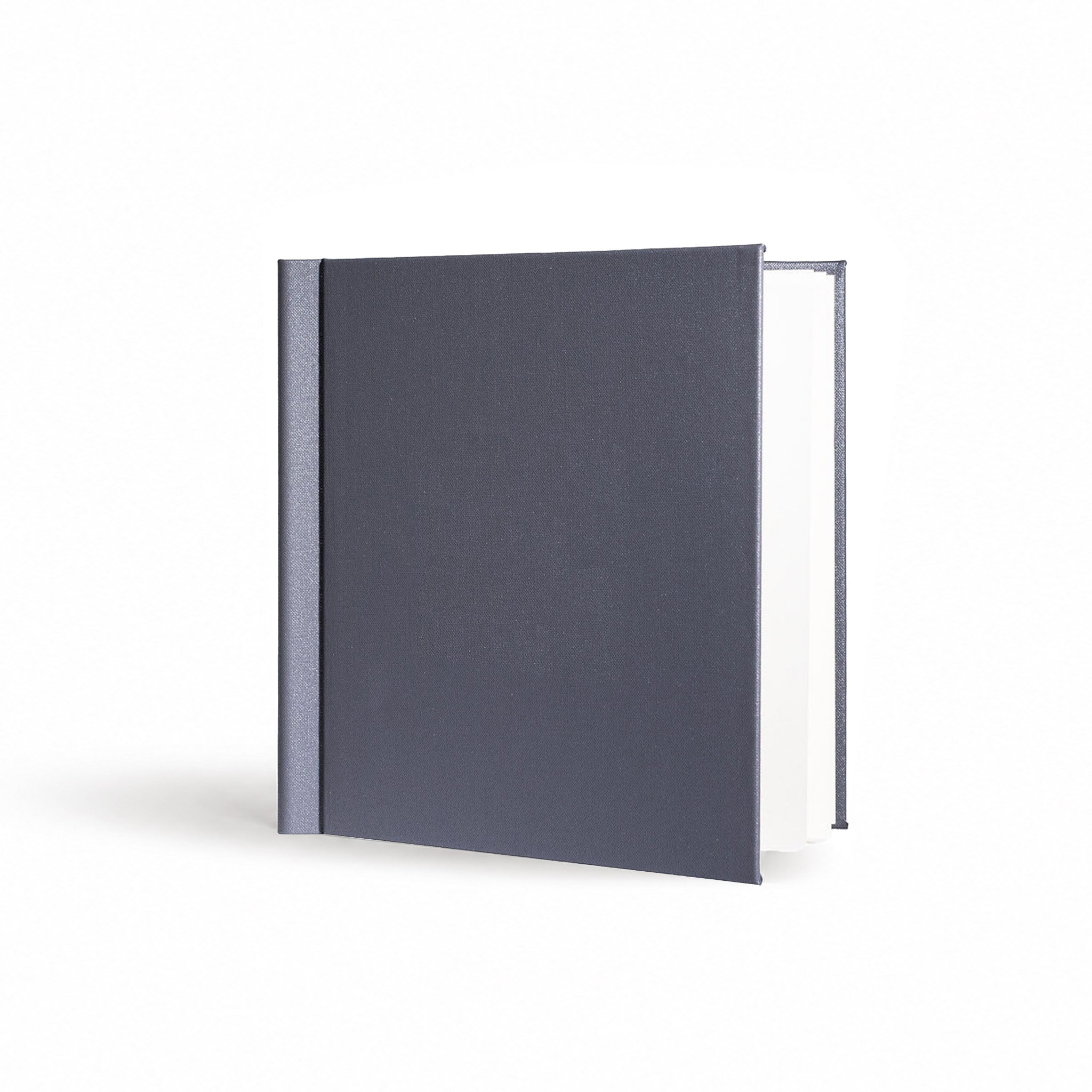 Speisekarte aus Buchleinen in der Farbe grau im Format A4 kurz