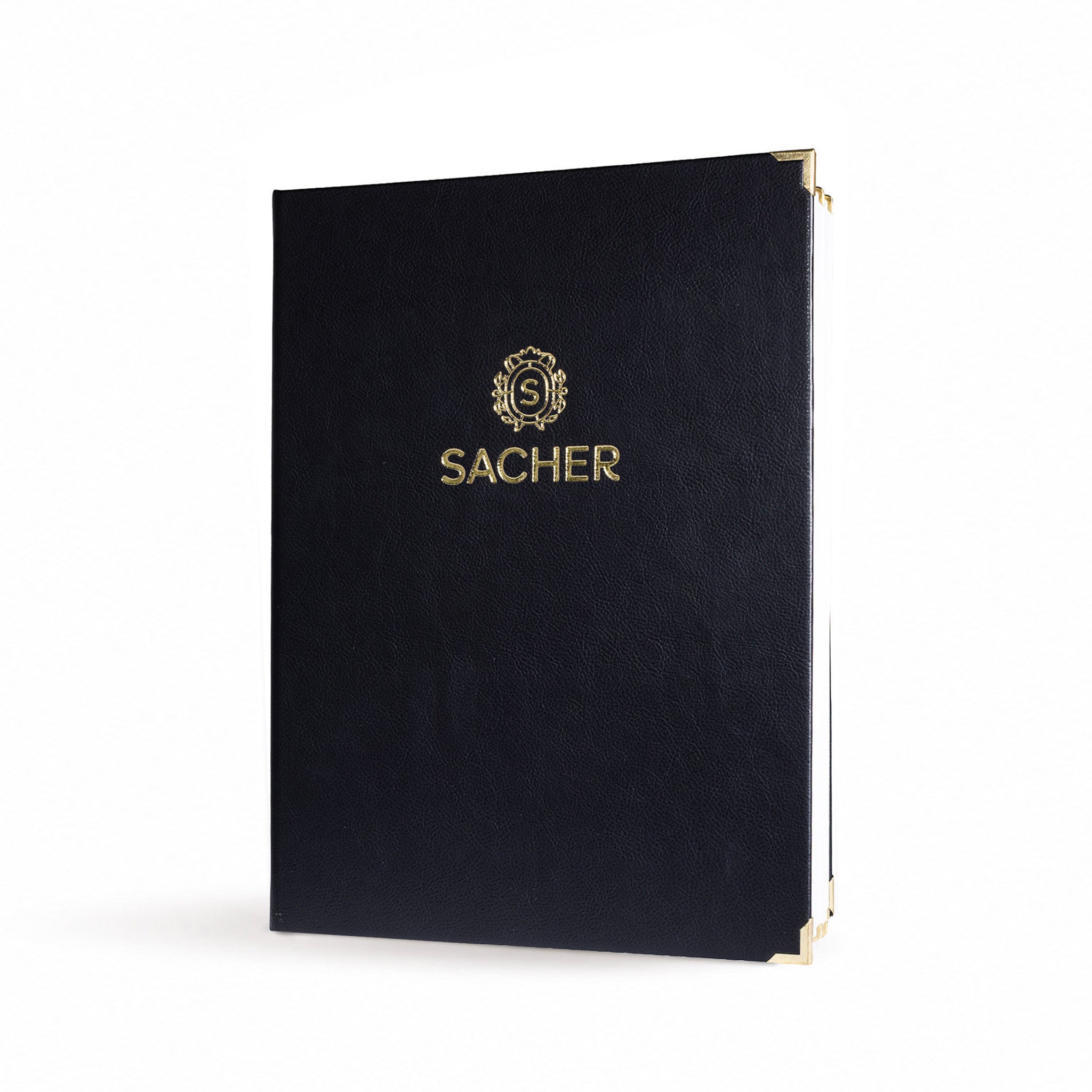Speisekarte aus Designleder in der Farbe Schwarz mit goldener Prägung auf der Vorderseite und Metallecken in Gold
