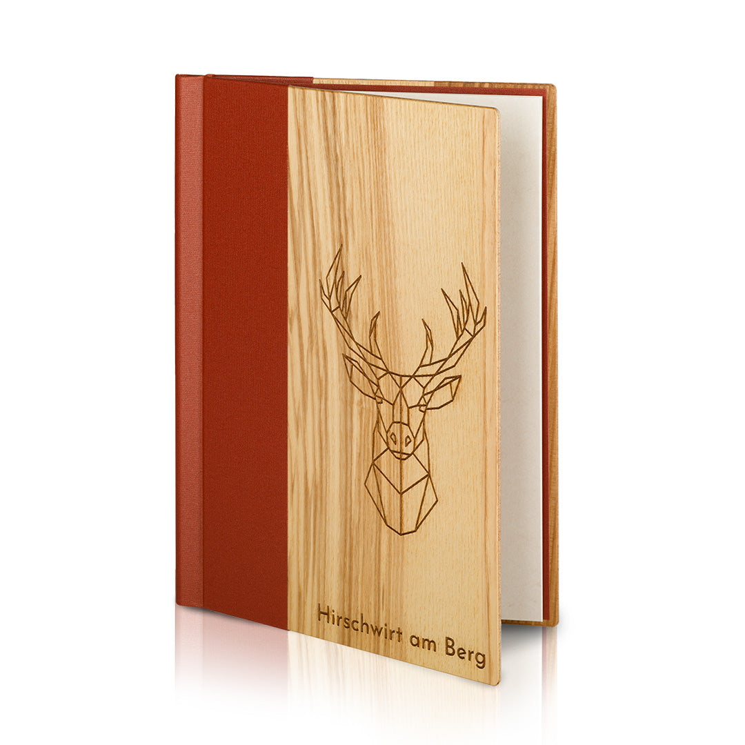 Klemmkarte aus Holz und Buchleinen mit Lasergravur auf der Vorderseite