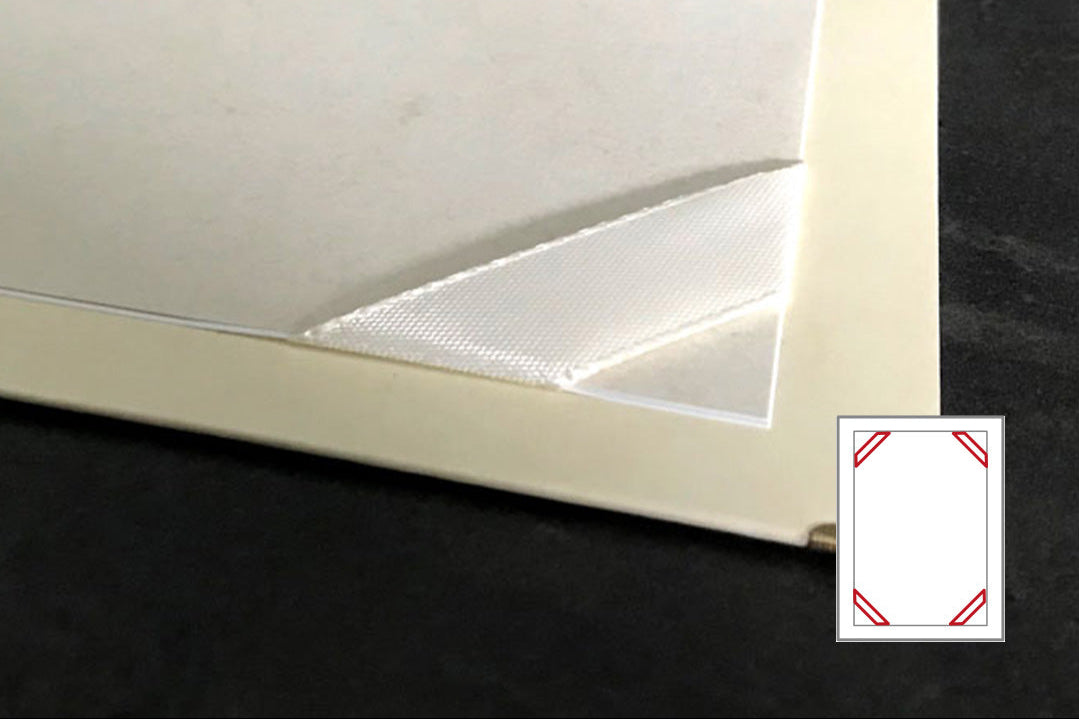 Detailaufnahme einer Speisekarte mit Seidenband-Stecksystem