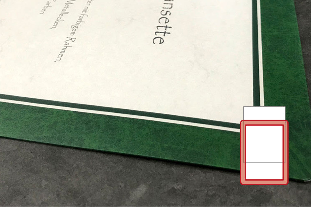 Detailaufnahme einer Transette-Hülle für Speisekarten