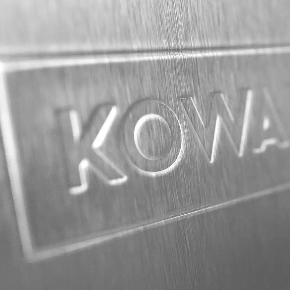 Detailaufnahme Blindprägung auf Aluminium