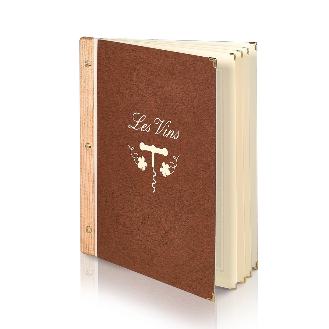 Premiumkarte aus Leder und Holz in der Farbe braun mit weißer Veredelung auf der Vorderseite